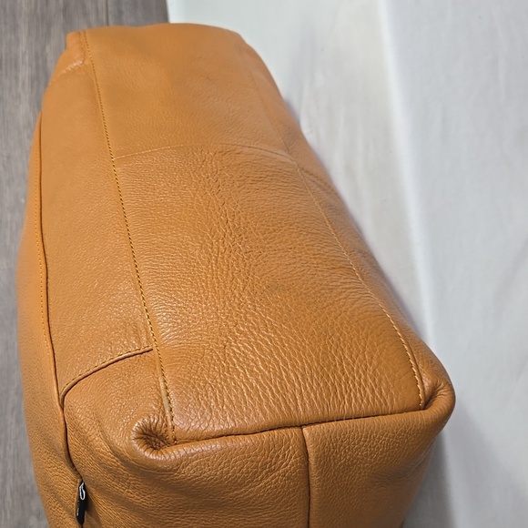 Large Tano Tan Leather Tote Bag - Picture 6 of 13